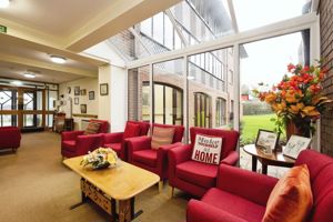 COMMUNAL LOUNGE- click for photo gallery